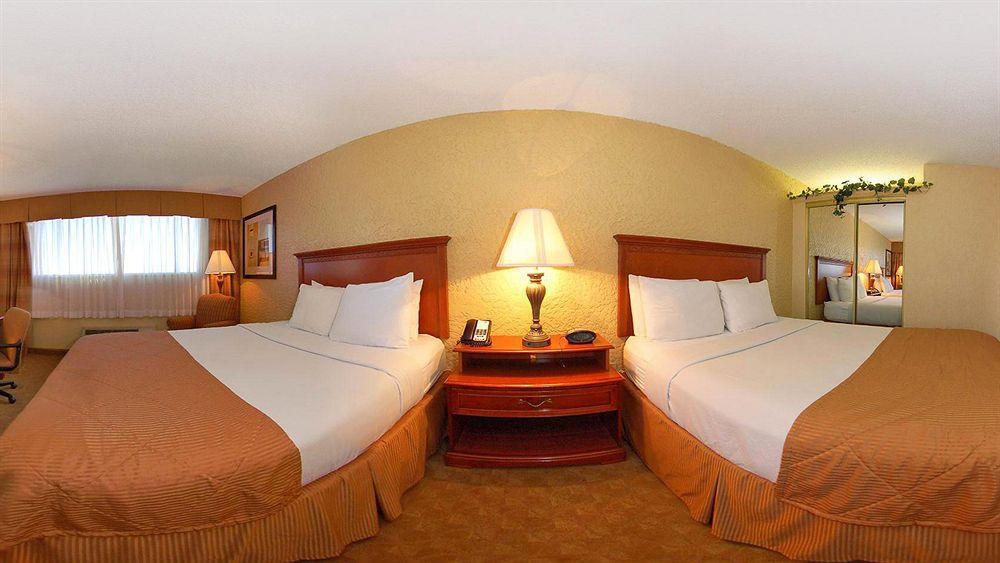 Clarion - Tulsa Hotel 3*