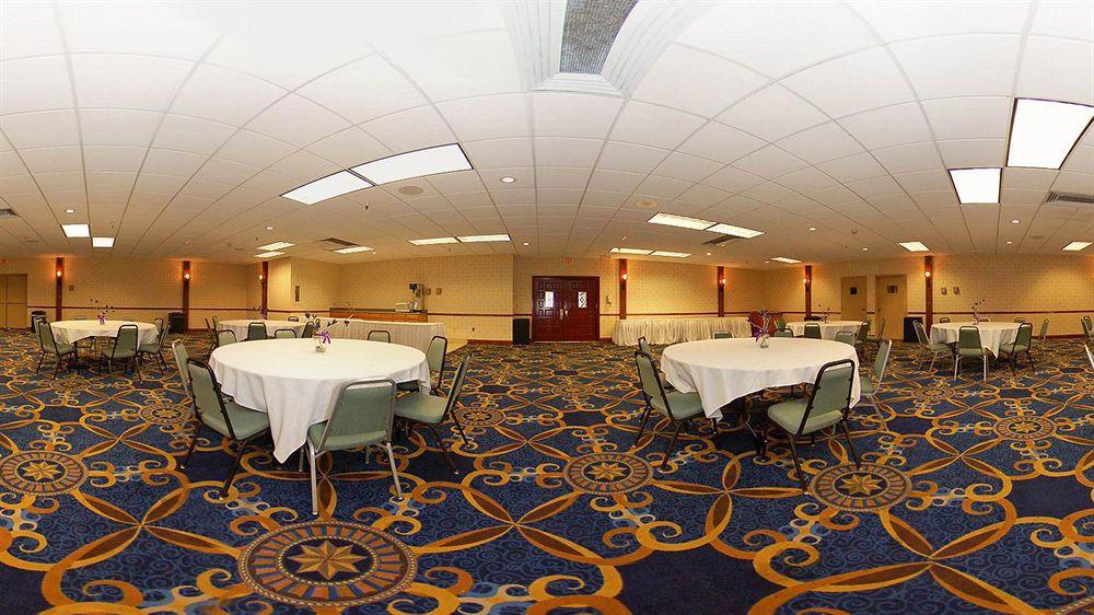 Clarion - Tulsa Hotel Broken Arrow