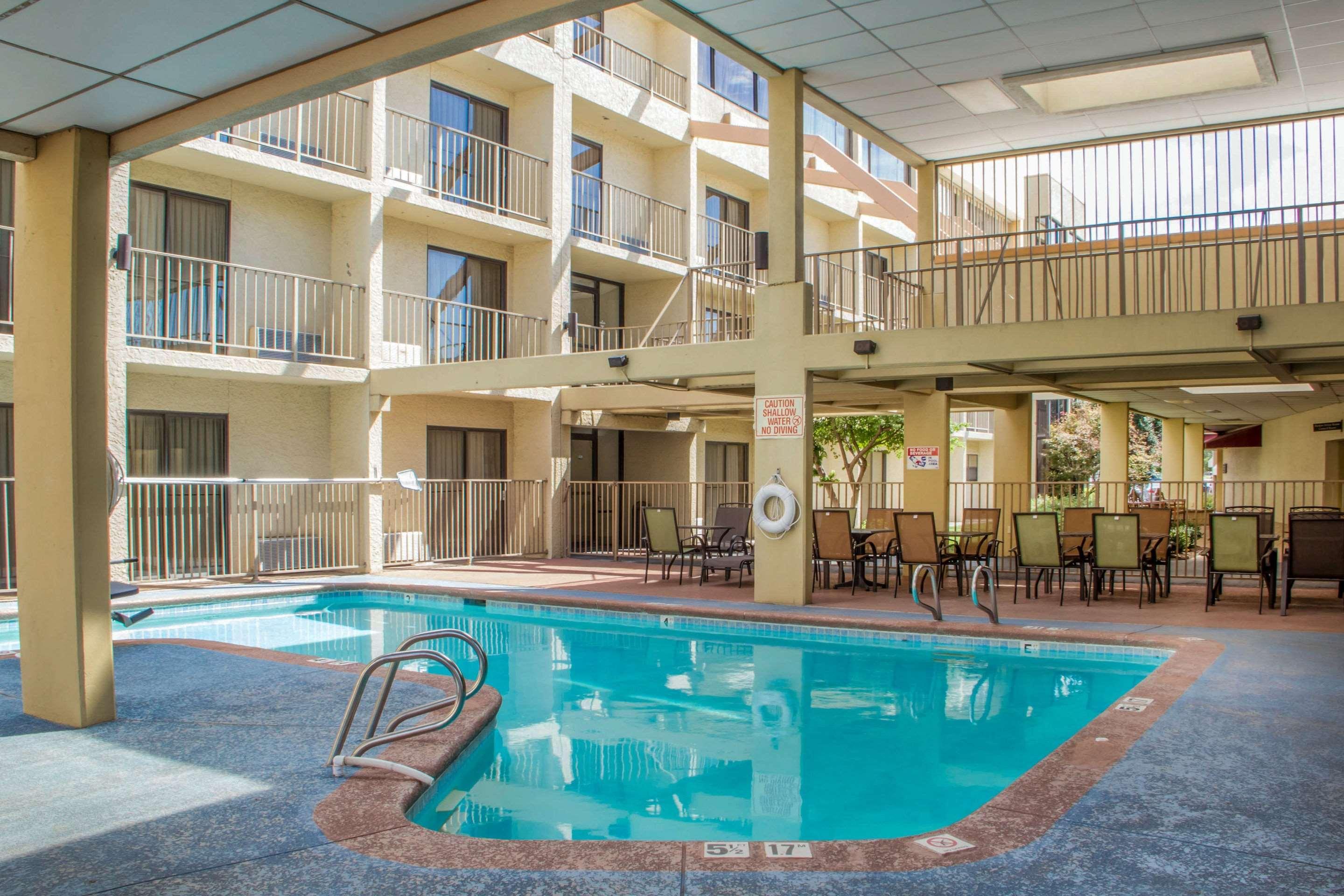 Clarion - Tulsa 3*
