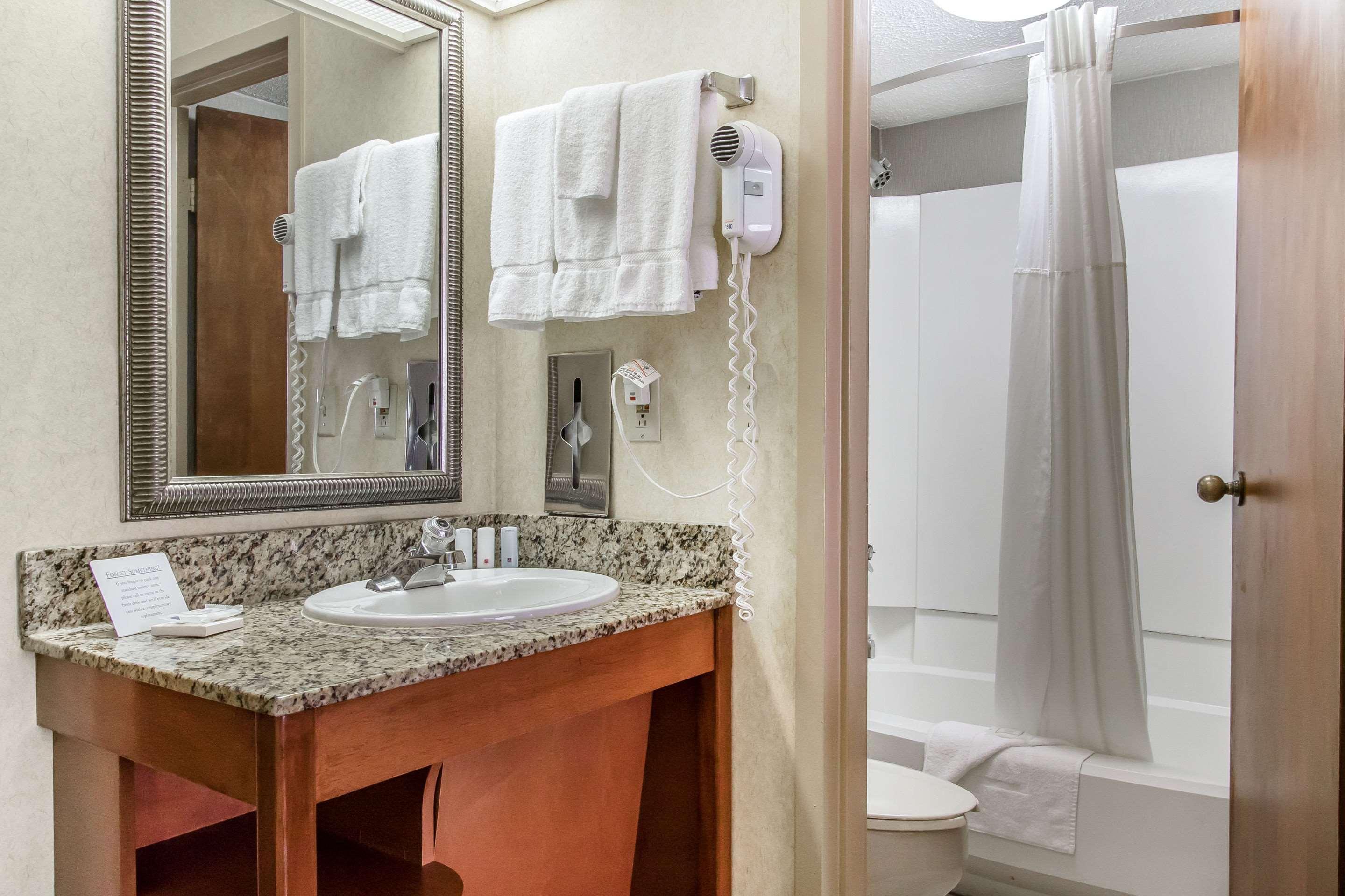 Clarion - Tulsa 3* Broken Arrow