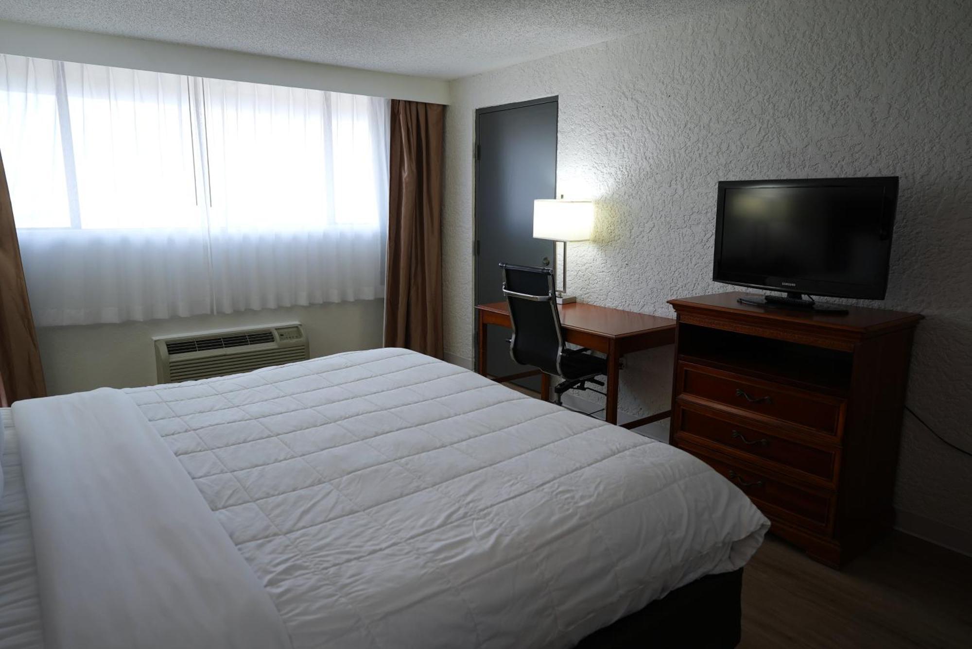 Clarion - Tulsa 3* Broken Arrow