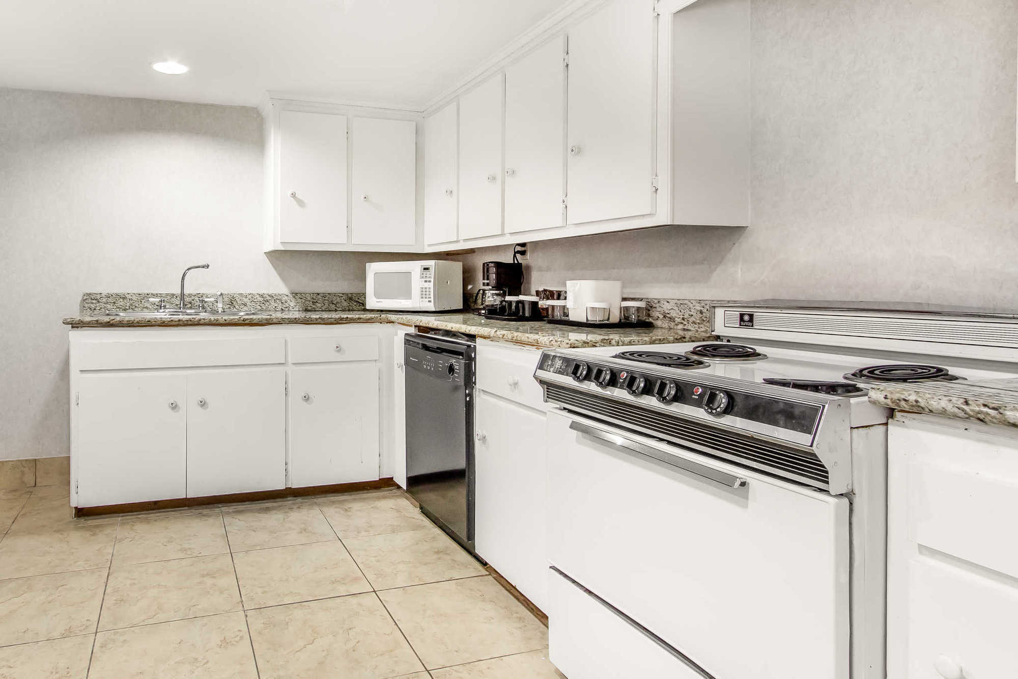 Clarion - Tulsa 3*