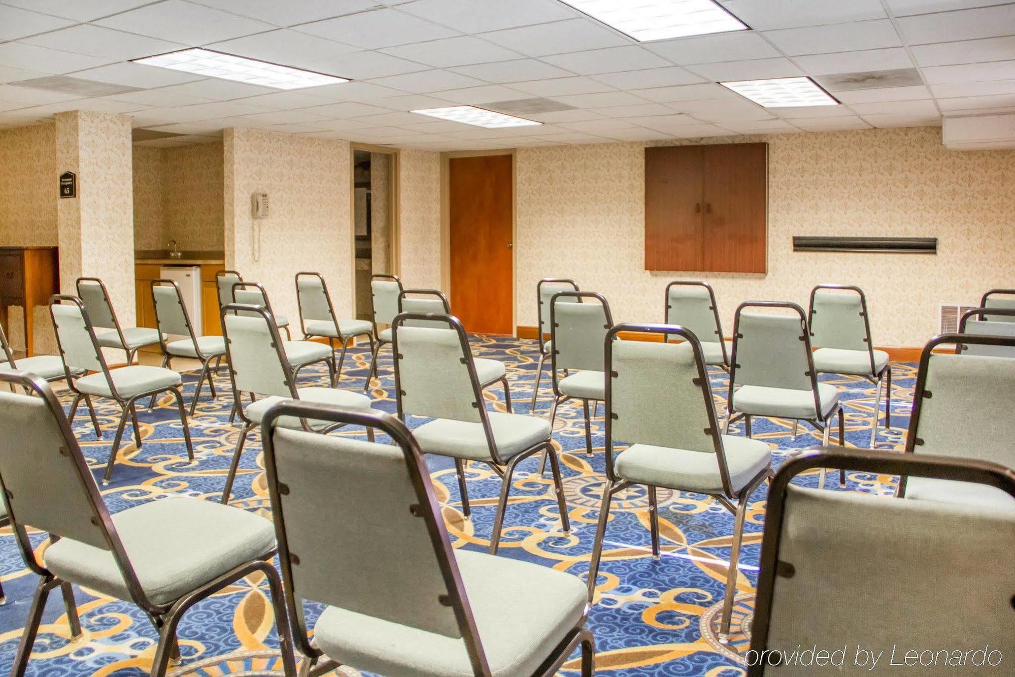 Clarion - Tulsa Hotel